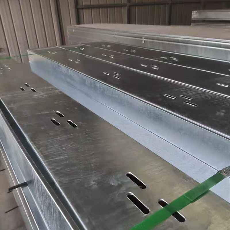 25mm-150mm गर्म डुबकी जस्ती स्टील केबल ट्रे दीवार माउंट स्थापना 3m-6m लंबाई